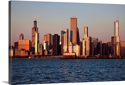 USA, Illinois, Chicago, City skyline over Lake Michigan