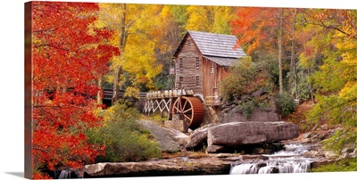 West Virginia, Glade Creek Grist Mill Babcock, St Park, Hut in a forest