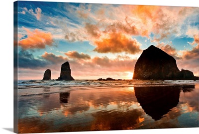 Haystack Rock at sunset, Cannon Beach, Oregon.