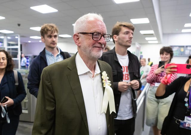 <p>Jeremy Corbyn beat the party he used to lead  </p>