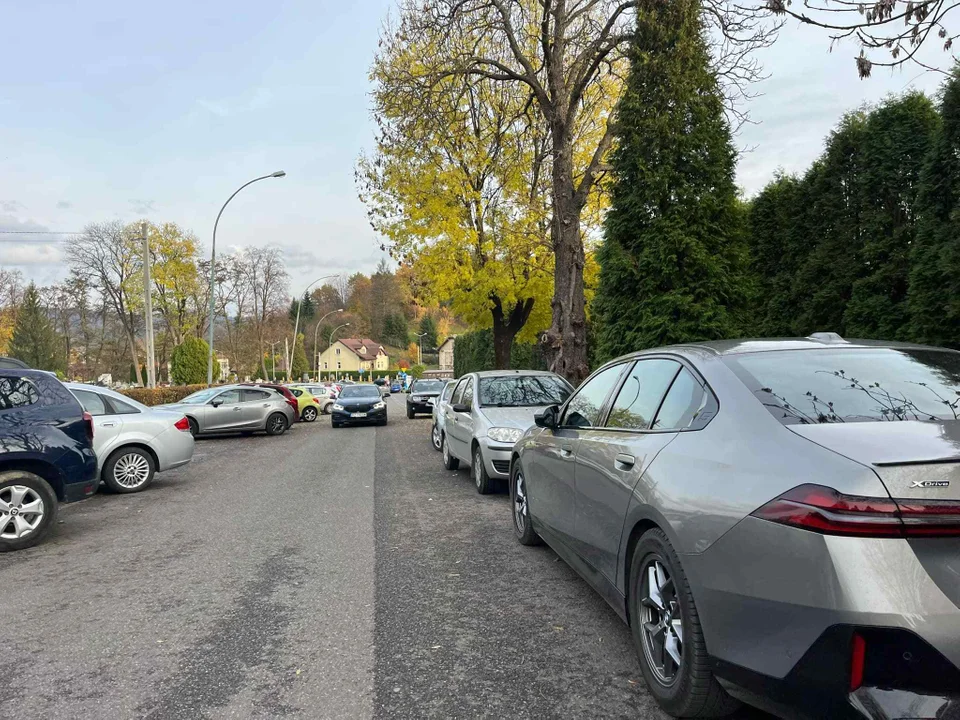 ostatnie cmentarne porządki na Cmentarzu Centralnym w Sanoku