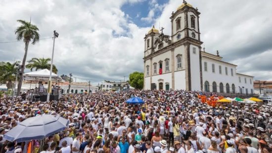 O que é a Lavagem do Bonfim, tradição que reúne milhares de pessoas em Salvador