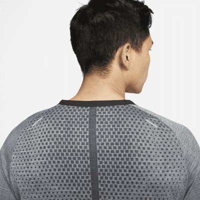 Nike Dri-FIT ADV TechKnit Ultra 男款短袖跑步上衣