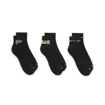 Nike Everyday Plus Cushioned 訓練過踝襪 (3 雙)