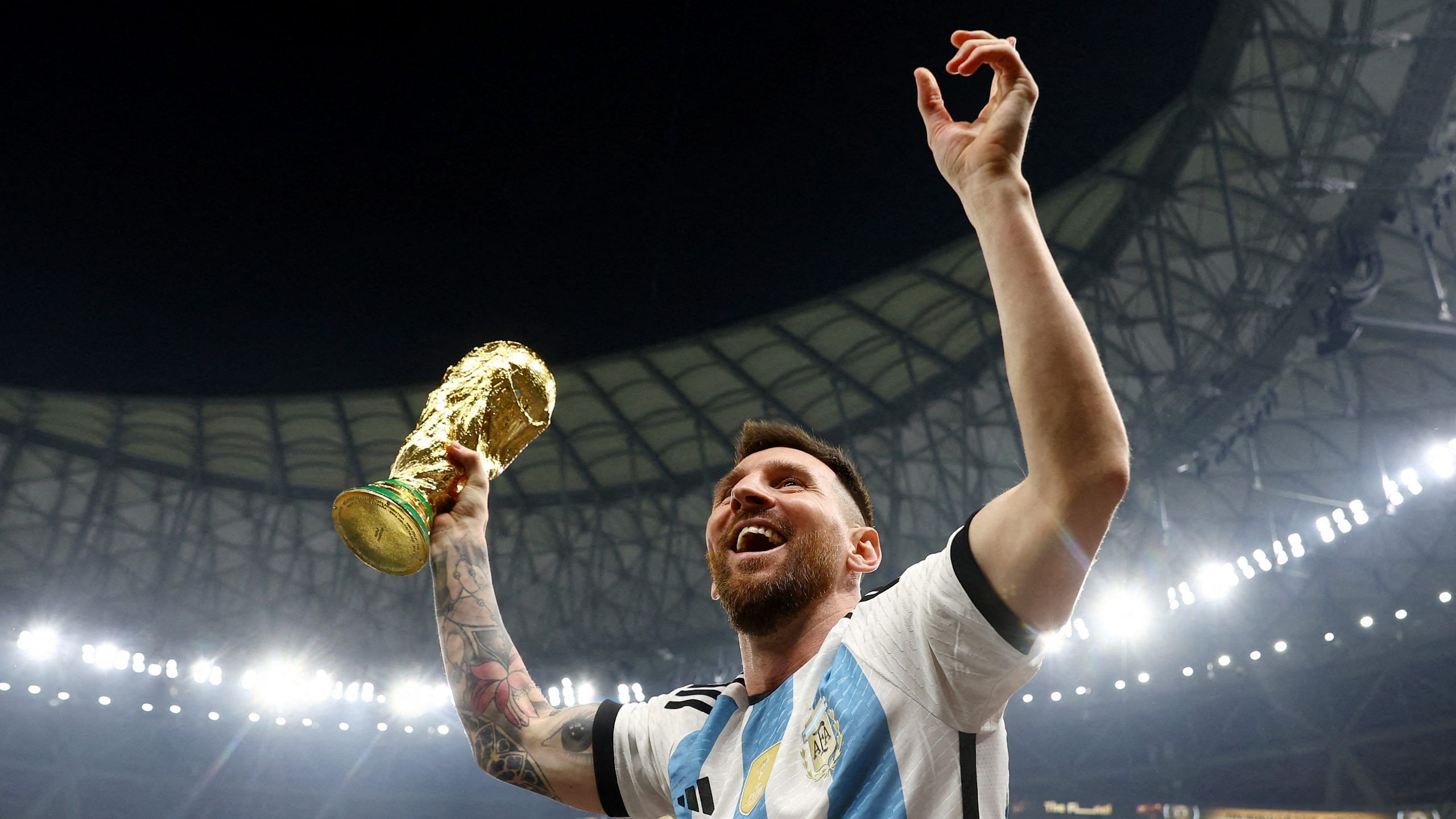 Lionel Messi and Argentina grab World Cup 2022 glory after penalties in  final thriller with France  Eurosport