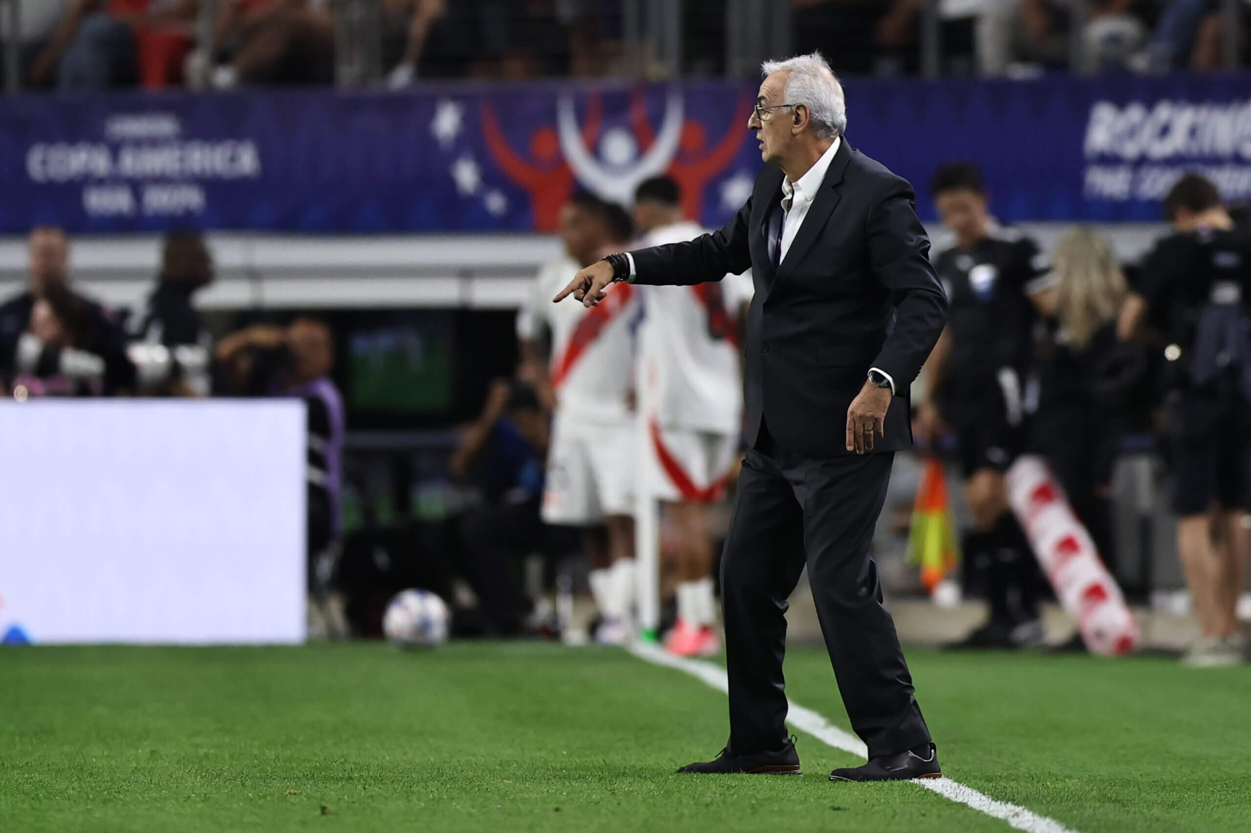 Peru head coach Jorge Fossati