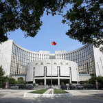 中國央行意外下調關鍵利率，試圖提振經濟