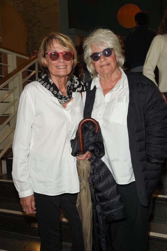 Catherine Lara et sa compagne Samantha - Générale de la pièce "Le Banquet" au théâtre du Rond-Point à Paris le 11 octobre 2018. © Coadic Guirec/Bestimage