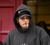 À savoir Chris Brown.
Exclusif - Chris Brown sort de son hôtel à Paris en marge de la fashion week Haute Couture printemps/été 2024 (PFW) le 22 janvier 2024. Pierre Perusseau / Tiziano Da silva / Bestimage