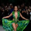 Jennifer Lopez lors du défilé Versace Collection Prêt-à-Porter Printemps/Eté 2020 à la Fashion Week de Milan, le 20 septembre 2019.