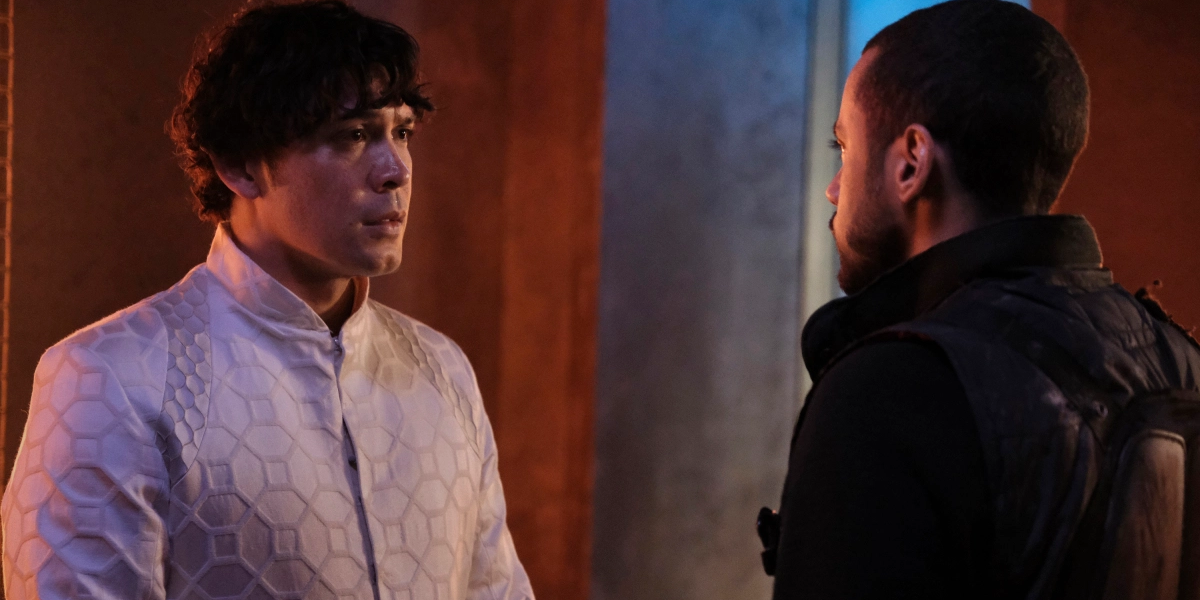 Bellamy Blake conversa com Nathan Miller na 7ª temporada de The 100