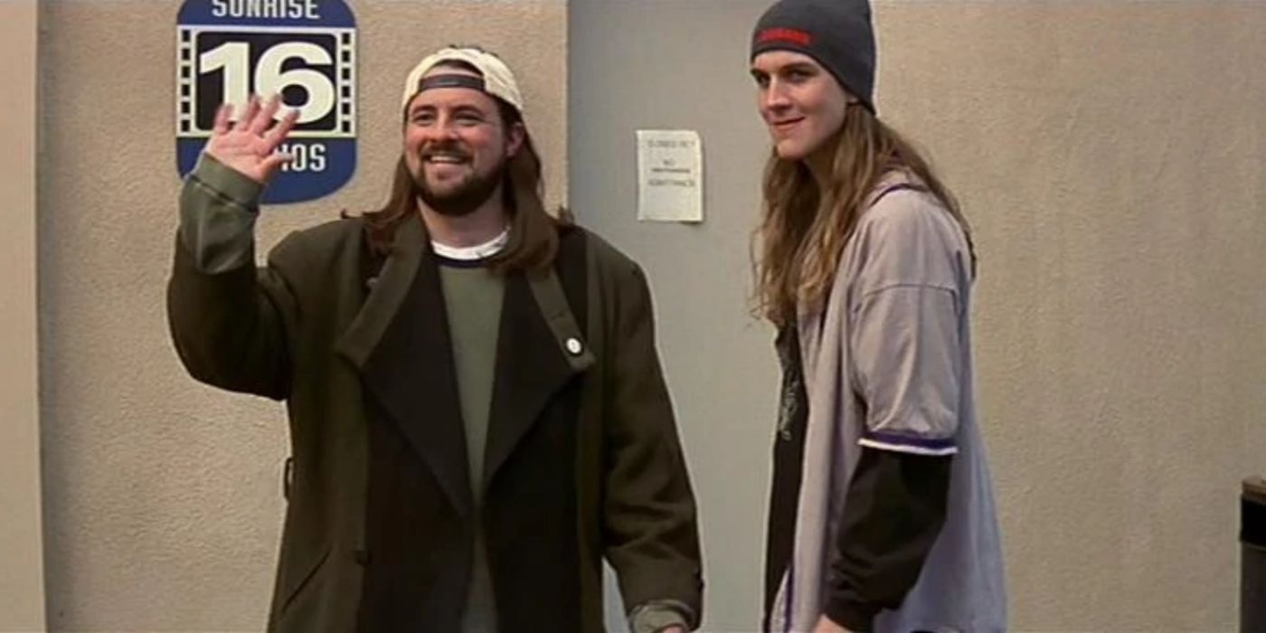 Jay e Silent Bob sorriem e acenam no estúdio em Pânico 3