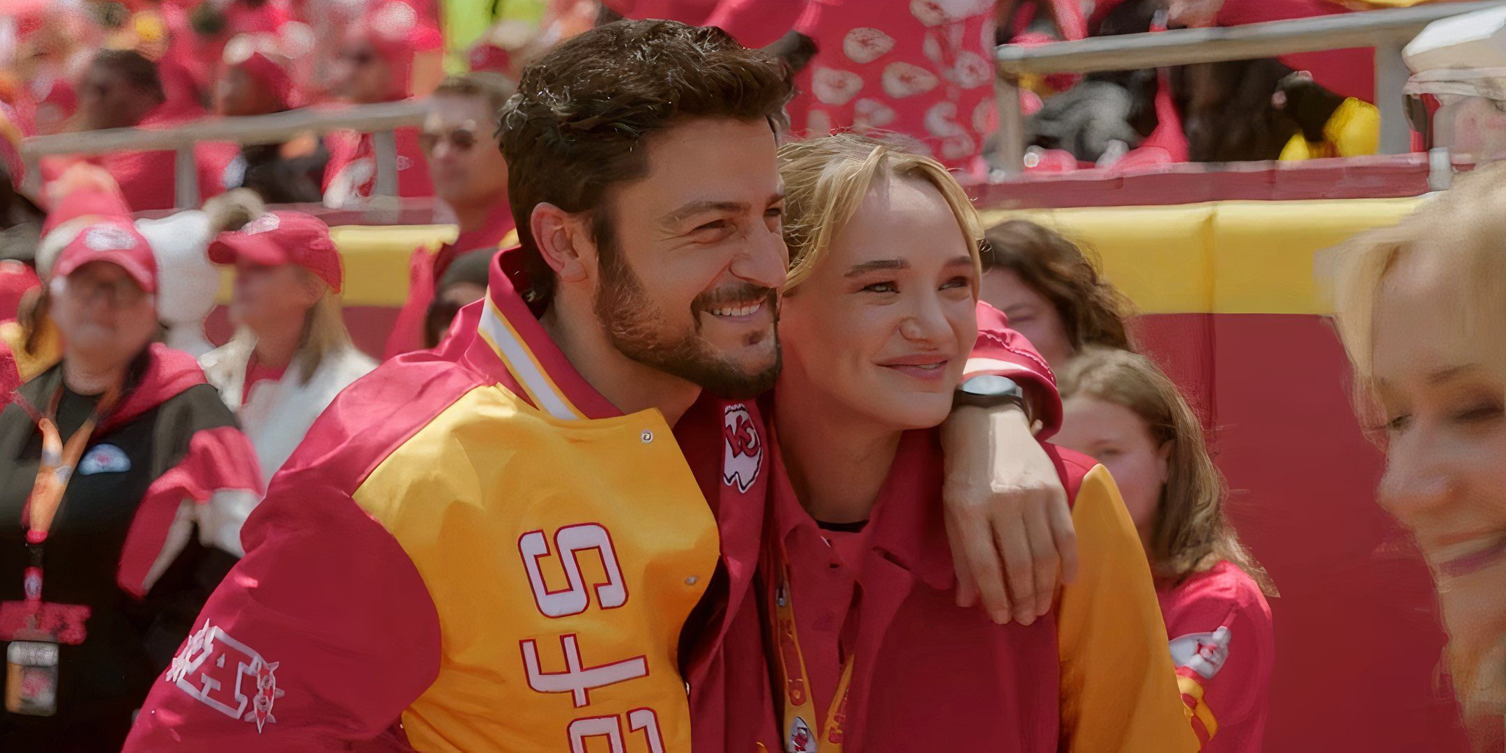 Uma foto do trailer Holiday Touchdown: A Chiefs Love Story. 