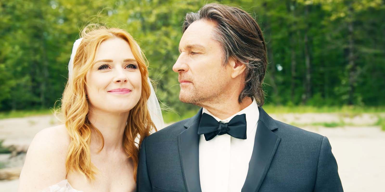 Alexandra Breckenridge como Mel e Martin Henderson como Jack em Virgin River, temporada 6, episódio 10