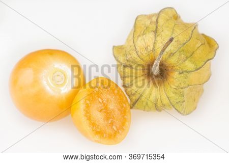 Golden Berry, Tropical Fruit Uchuva. Top View - Physalis Peruviana