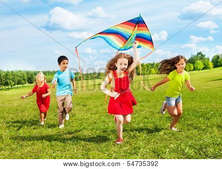 Kids Run With Kite