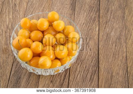 Golden Berry, Tropical Fruit Uchuva - Physalis Peruviana