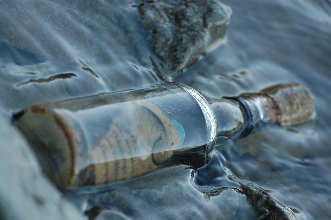 漂流瓶裝不明液體「以為是酒」喝下　斯里蘭卡漁民4死2命危