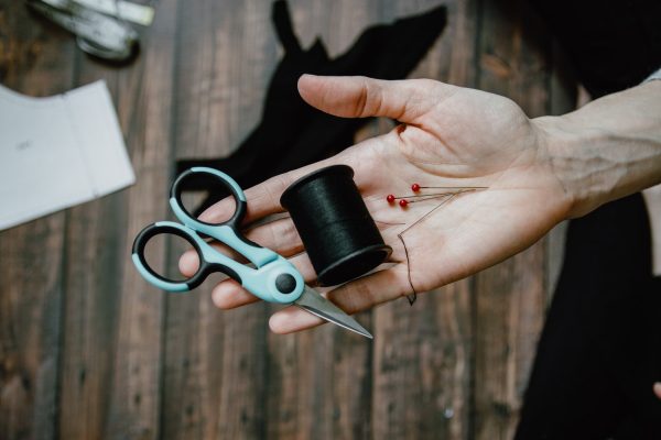 15 Best Fabric Cutting Tables For 100% Precision