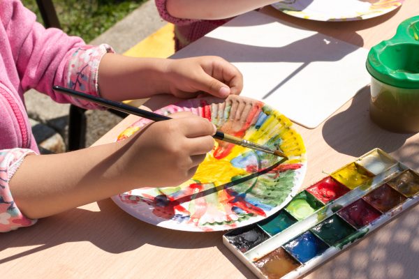 14 Paper Plate Crafts To Keep Your Kids Entertained Indoors