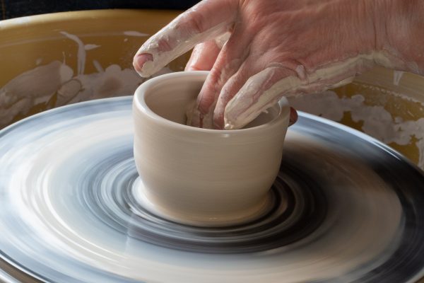 Best Pottery Wheel for Beginners to Use at Home