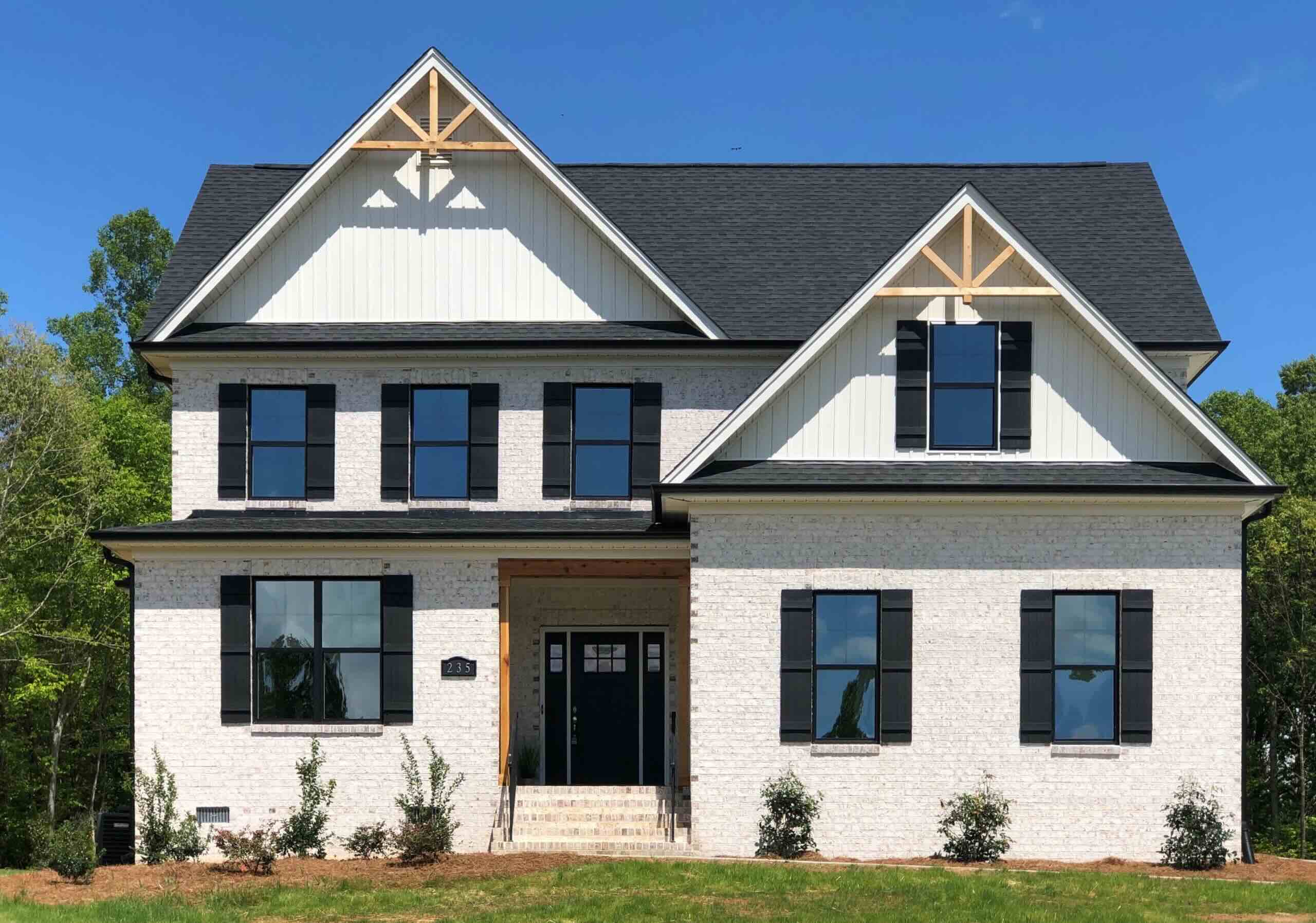 What Color Siding Goes With White Brick