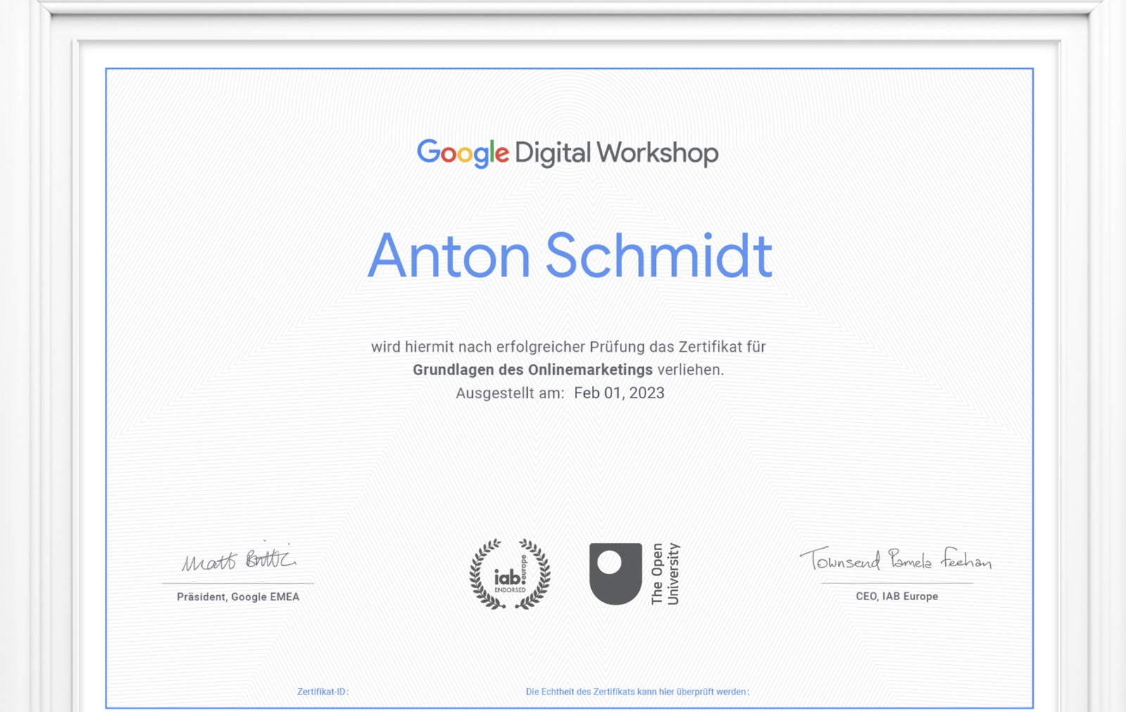 Besuchen Sie unsere Seite für das kostenlose Zertifikat zu Grundlagen des Onlinemarketings sowie unsere Stipendien für Google Career Certificates