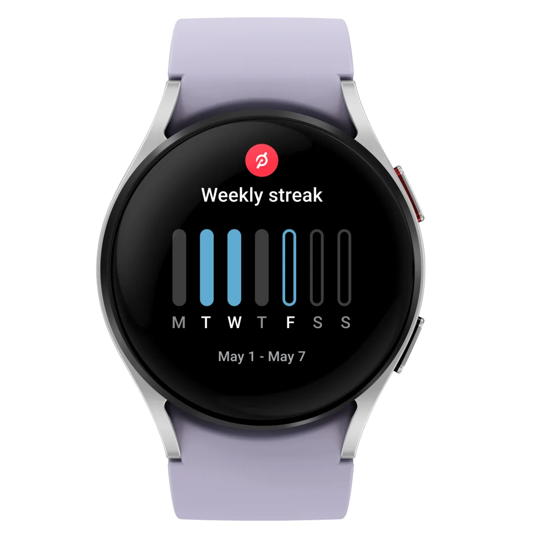 A watch face shows a weekly streak on a Peloton tile.