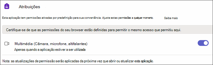 Captura de ecrã a mostrar as definições do Teams depois de selecionar Permissões de Aplicações. é apresentada uma definição denominada Multimédia com o botão de alternar ativado.