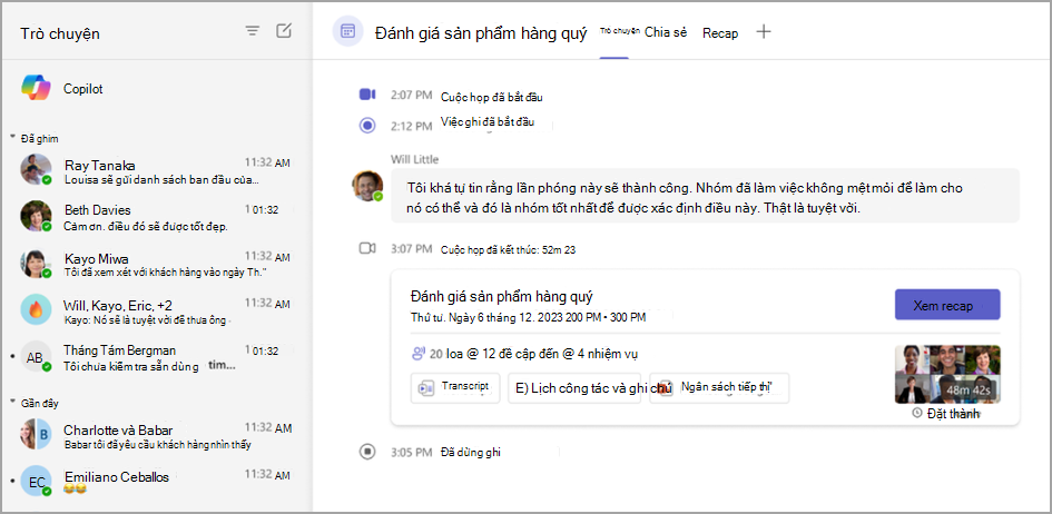 Ảnh chụp màn hình hiển thị các tính năng tóm tắt cuộc họp trong trò chuyện trong cuộc họp.