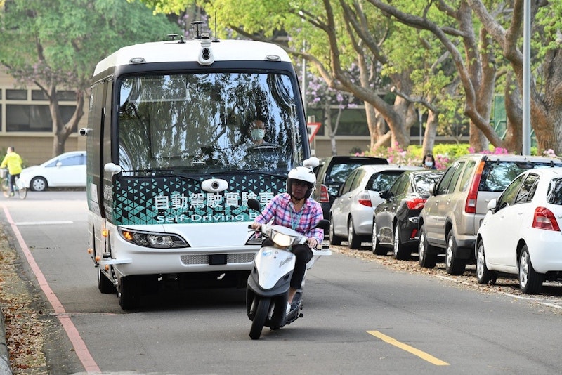 應用工研院iRoadsafe車聯網技術 竹北無人駕駛電動巴士準備上路