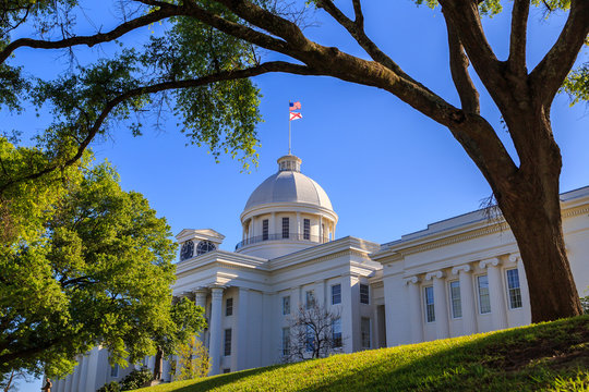 Alabama State Capitol Front Right Angle:
Front right perspective of the Alabama State Capitol building.