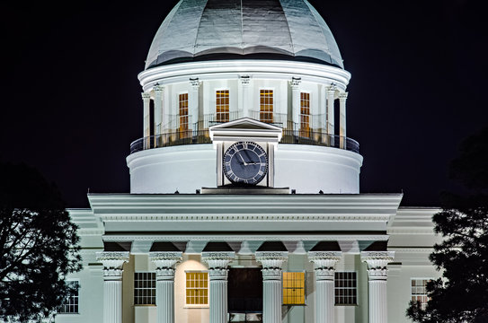 montgomery alabam downtown at night time