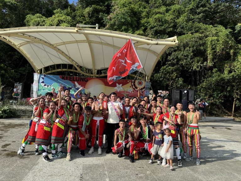 黃仁表示，將與基隆市府分工，爭取文化祭祀廣場遮雨棚(天幕)建置由中央地方依權責來編列預算。(圖／黃仁國會辦公室)