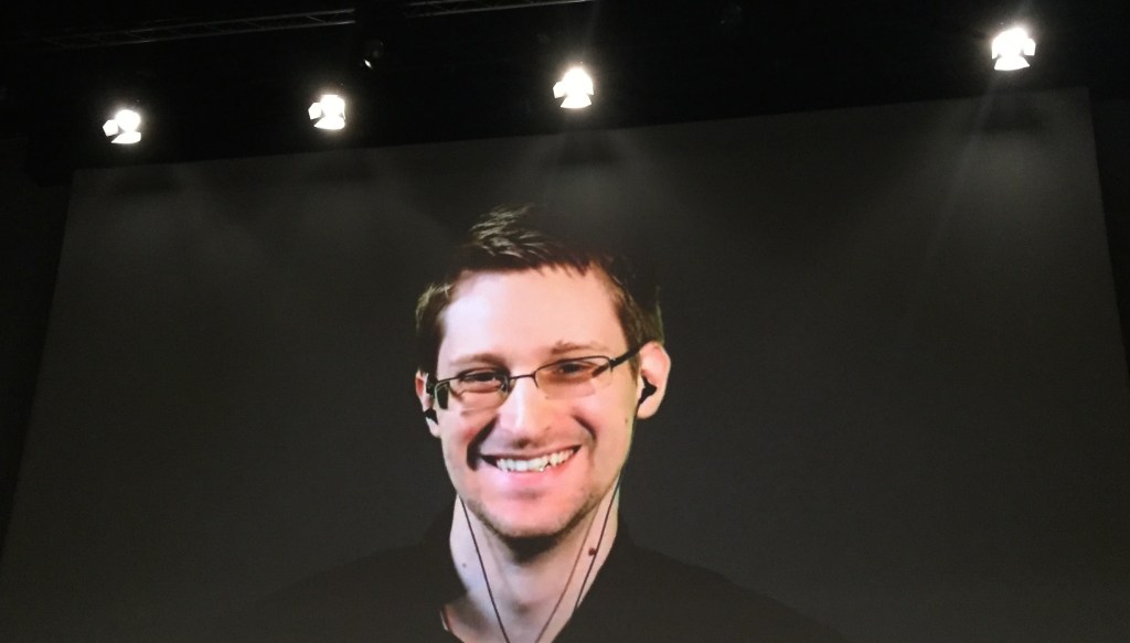 EU Parliament Votes Snowden Should Have Asylum On Human Rights Grounds