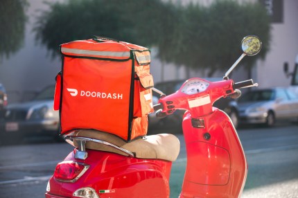 DoorDash launches a discounted ‘DashPass’ subscription plan for college students