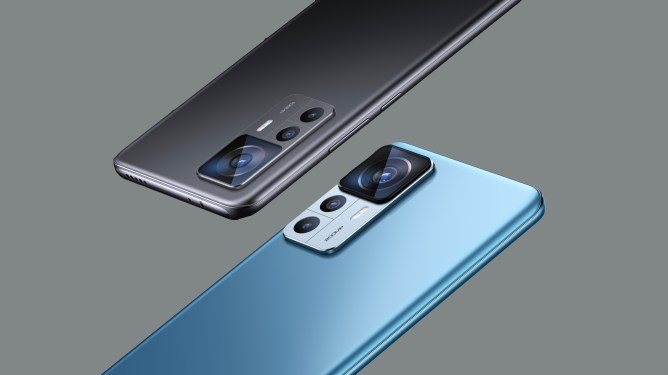 2 Xiaomi smartphones