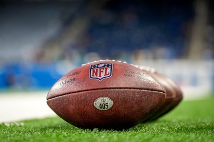 YouTube starts presales of NFL Sunday Ticket subscription