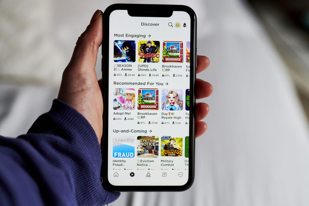 Roblox's mobile gaming interface