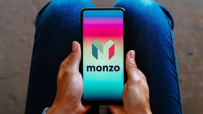 Monzo app