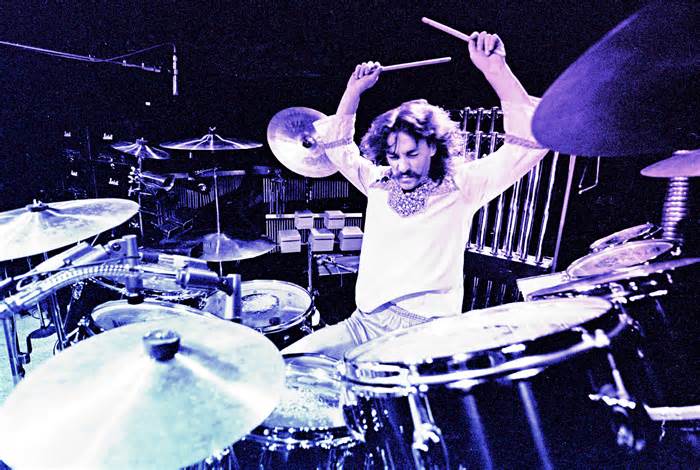 25 drum solos, fills, breaks and intros that everyone should know