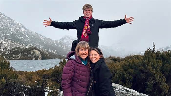 Tasmania or Tanzania? Bindi Irwin's Cradle Mountain holiday blunder by US magazine People