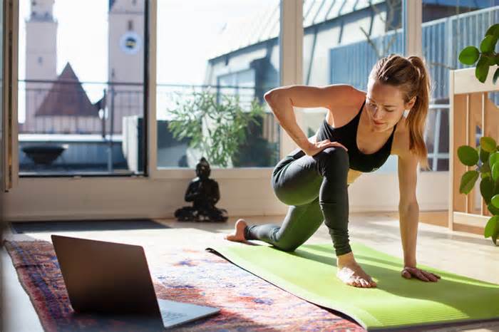 The 3-minute yoga routine that can lower your blood sugar and stress levels