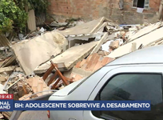 Casa desaba em Belo Horizonte; adolescente é resgatada com vida