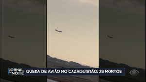 Aves ou tiros podem ter causado queda de avião no Cazaquistão