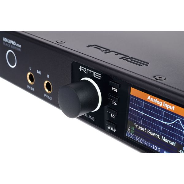 RME ADI-2 Pro FS R Black Edition