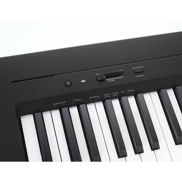 Yamaha P-145 B