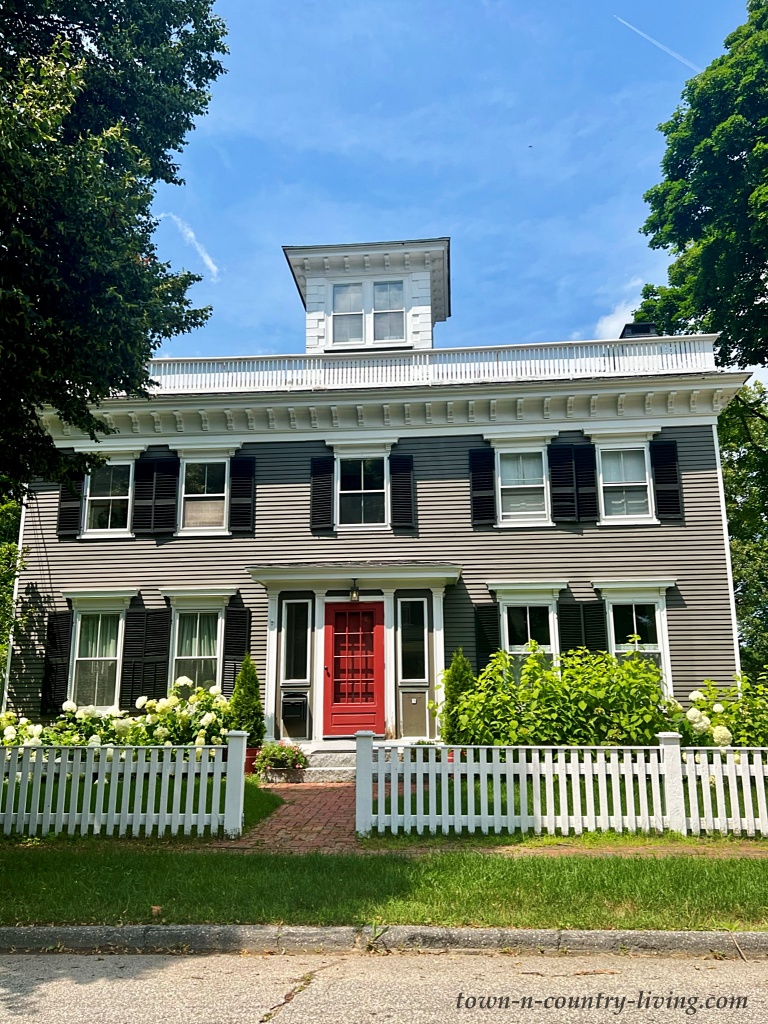 Kennebunk homes - coastal living in Maine