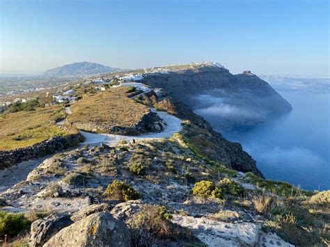 9 Hiking Trails to Discover Santorini ⋆ Greek Island Bucket List