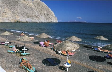 The Best Beaches To Visit in Santorini, Greece | Found The World